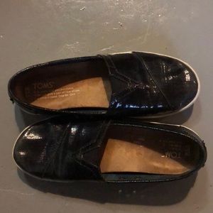 TOMS Black Patent Avalon Slip on Shoes size 5.5